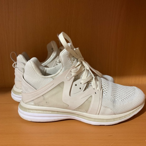 APL Ascends size 9 - Picture 3 of 5